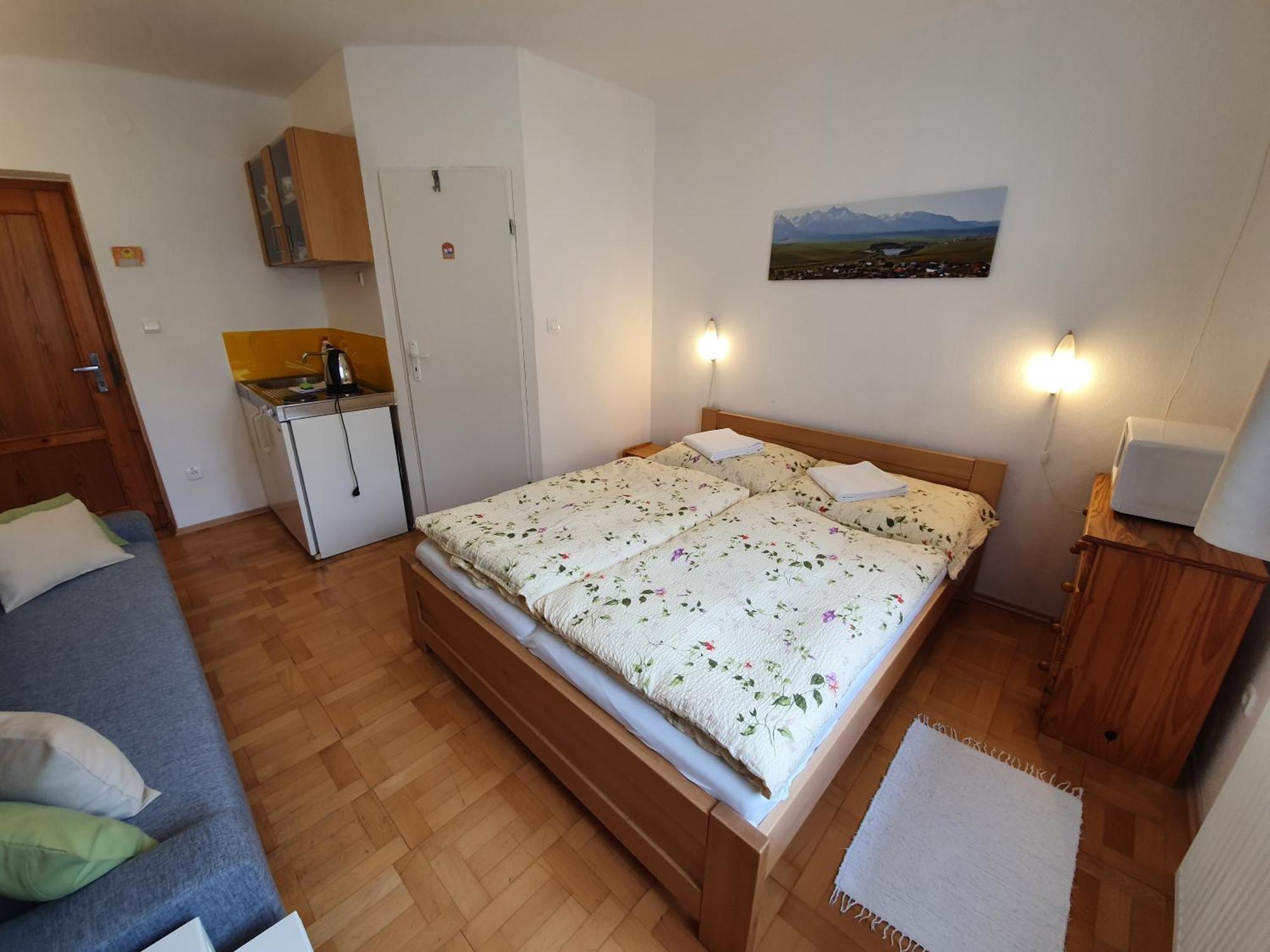 Zlty Dom Vrbov Lägenhet Exteriör bild